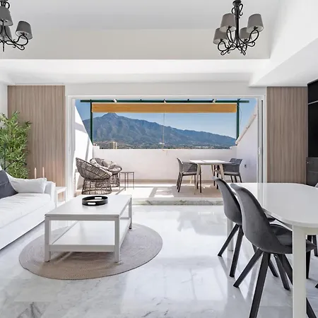 Apartment Giralda *